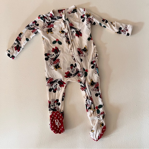 Posh Peanut Footie- Minnie Christmas - Picture 3 of 5